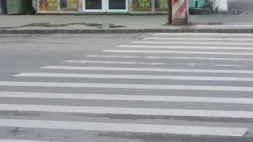 Un bucureștean a primit o „lecție” de neuitat, după ce a parcat pe trecerea de pietoni (FOTO)