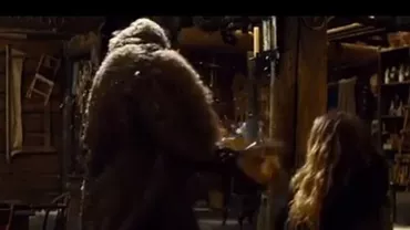 Kurt Russell a distrus o chitară unică, veche de 145 de ani, pe platoul de la "Cei opt odioși" (VIDEO)