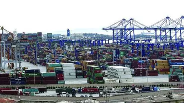 Chinezii vor să refacă "Drumul Mătăsii". După ce au cumpărat portul Pireu, urmează și compania de căi ferate