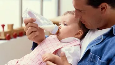 Tații ar putea avea 10 zile de concediu paternal