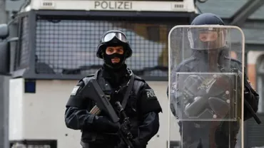 Atentatele de la Paris: Austria investighează doi bărbați musulmani care ar fi avut legături cu autorii atacurilor
