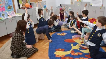 S-au schimbat regulile pentru înscrierea copiilor la școală: Clasa pregătitoare e obligatorie, iar micuții pot intra în clasa I doar dacă au împlinit 7 ani până pe 31 august