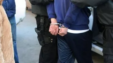 Anticorupția începe timid să își facă simțită prezența și în Republica Moldova. 12 persoane au fost reținute după mai multe percheziții, două dintre ele fiind angajate ale Primăriei din Chișinău (VIDEO)