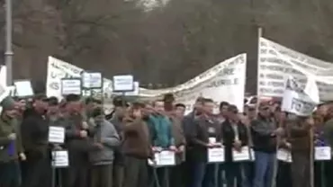 Manifestul forestierilor: Peste 1.000 de oameni protestează în fața Guvernului (VIDEO)