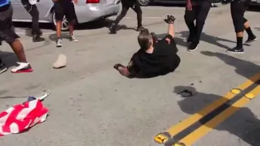 Patru persoane au fost înjunghiate la o reuniune a grupării rasiste Ku Klux Klan din statul american California (VIDEO)