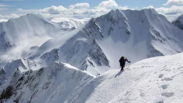 Un cetățean austriac a murit făcând heli ski în Munții Făgăraș