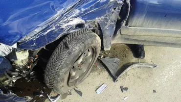 Cinci maşini distruse într-un accident din Cluj. „E avarie serioasă, s-a rupt şi braţul, s-a îndoit şi janta, ori asta nu se îndoaie cu una cu două” (FOTO)