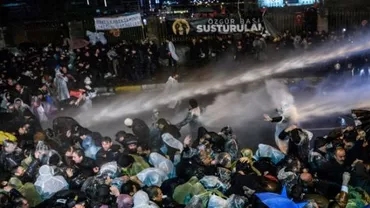 Proteste în Turcia după ce un ziar de opoziție a fost plasat sub tutelă judiciară: Manifestanții au fost dispersați în forță (VIDEO)