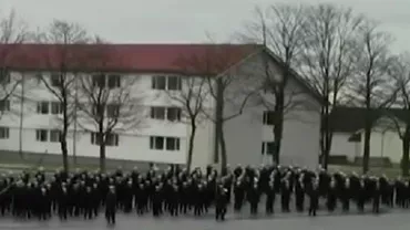 Ceremonia de final în pași de dans pentru cadeții Marinei norvegiene (VIDEO)