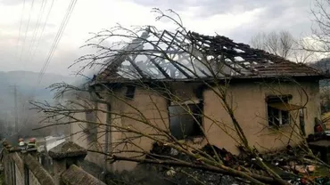 Incendiu în Hunedoara: O femeie a murit carbonizată în propria locuință (FOTO)