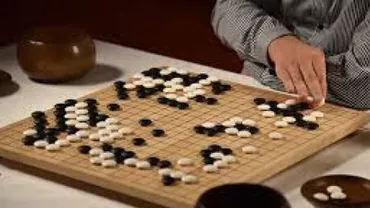 Un calculator creat de Google a învins campionul mondial la Go în cele trei jocuri disputate