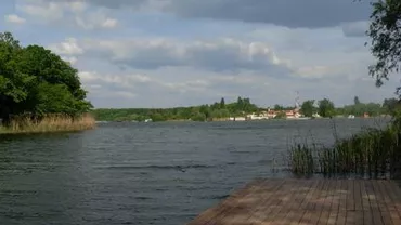 O tânără aflată pe punctul de a se îneca în lacul Snagov, a fost salvată și transportată la spital