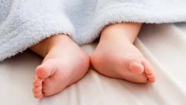 Copilul din Italia care a mâncat brânză Brădet, operat de apendicită. Tatăl micuțului: "E diagnosticat cu sindromul hemolitic uremic. Dacă medicii nu îl operau, nu vedeau intestinul inflamat și nu știau că are E.coli" (VIDEO)