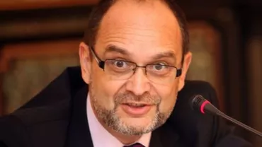 Adrian Curaj: Ministerul Educației caută să înlocuiască "Laptele și cornul" cu o masă caldă