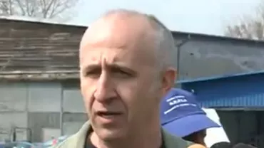 Spectacol pe cer: Planorism și parașutism la Clinceni. Ministrul Transporturilor a zburat cu un avion ușor, însoțit de un pilot profesionist (VIDEO)