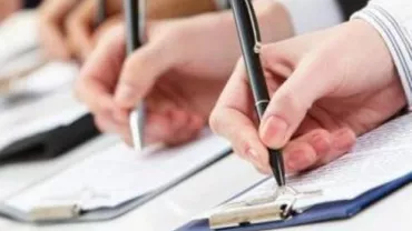 Opt state ale UE riscă să depășească deficitul de 3% din PIB: România se află printre acestea