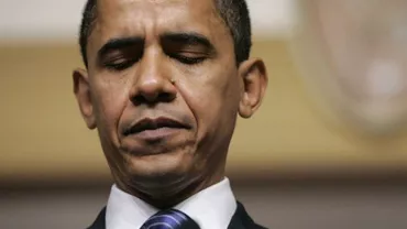 Obama, ținta criticilor după ce s-a lăsat fotografiat în fața unei sculpturi care îl înfățișa pe Che Guevara (FOTO)