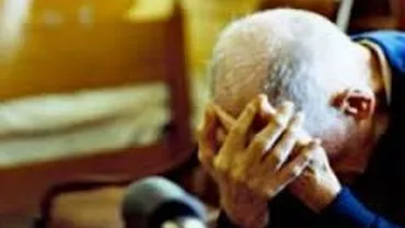 O româncă ne face din nou de rușine peste hotare. Femeia a vrut să agreseze un bătrân de 83 de ani de care avea grijă