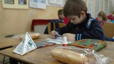 ANSVSA va verifica, până pe 6 aprilie, lactatele distribuite prin programul "Laptele și cornul"
