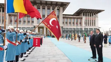 Iohannis, primit cu salve de tun de Erdogan, la Palatul Prezidențial din Ankara (VIDEO)