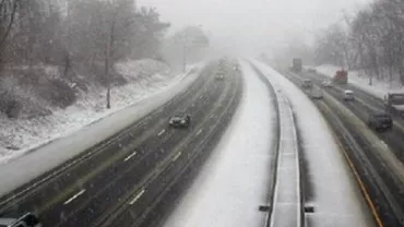 Trafic întrerupt pe DN1A: Două autotrenuri au derapat în dreptul localității Cheia (VIDEO)