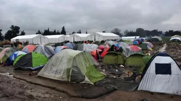 Organizațiile umanitare se retrag din taberele de refugiați grecești: Ele susțin că acordul UE-Turcia încalcă drepturile omului