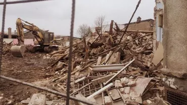 "Într-o zi tot Bucureștiul o va lua la vale și se va sfârși în Dâmbovița". Micul Paris este distrus: O casă cu valoare istorică din zona mahalalei Mătăsari a fost demolată (FOTO)
