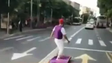 Aladin s-a plimbat cu covorul fermecat pe străzile din Tel Aviv (VIDEO)