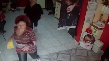 Saloanele de înfrumuseţare şi frizeriile gălăţene, tot mai periculoase. O manichiuristă a fost atacată la locul de muncă: M-a lovit cu pumnul în faţă, am căzut (...) iar apoi a început să dea cu bastonul în mine (VIDEO)