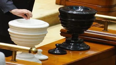 Deputaţii vor să interzică jurnaliştilor să filmeze votul secret cu bile deoarece camerele ar împieta secretul votului