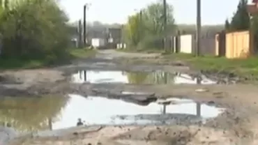 Water Park printre gunoaie: Complexul de agrement din Craiova se face într-o mizerie de nedescris (VIDEO)