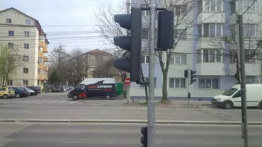 Cinci semafoare „pentru fluidizarea traficului” într-o singură intersecție din Timișoara