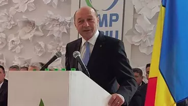 300. Acesta este numărul de parlamentari cerut de români la referendumul din 2009. Băsescu: Senatorii decid. Ar putea fi un mesaj de respect pentru oameni sau unul de dispreţ