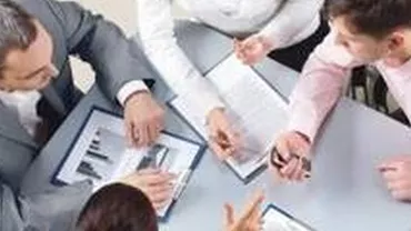 Studiu: Pentru a da randament la locul de muncă, persoanele de peste 40 de ani trebuie să lucreze trei zile pe săptămână