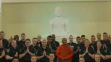 Antrenament inedit: Polițiștii canadieni au participat la o prelegere despre meditație (VIDEO)
