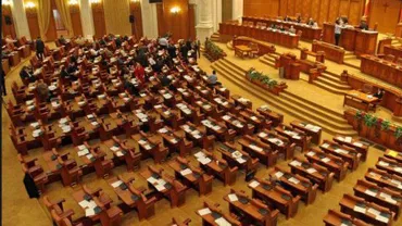 Un român a depus plângere penală împotriva parlamentarilor pentru abuz în serviciu