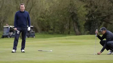 Sport cu liderul Statelor Unite și al Marii Britanii. Barack Obama a jucat golf cu premierul David Cameron (VIDEO)