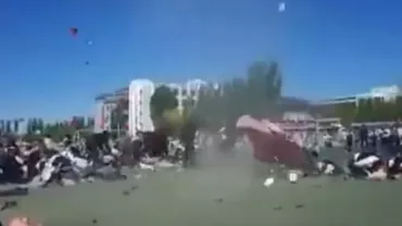 Mai multe minitornade au avut loc în curtea unei școli din China. Cel puțin un copil, luat pe sus (VIDEO)