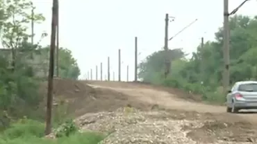 Campanie cu orice preț: Primarul comunei Grădinari, Tudor Florea, a decis să extindă un drum comunal, încălcând proprietatea unui sătean (VIDEO)