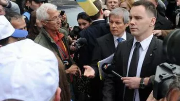 Cioloș, schimb de replici cu sindicaliștii din Educație: "Nu puteți aștepta în patru luni să schimbăm lucruri care nu s-au schimbat în ani"
