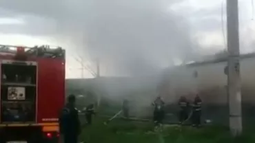 Locomotiva unui tren care circula de la Suceava la Iași s-a aprins în mers (VIDEO)