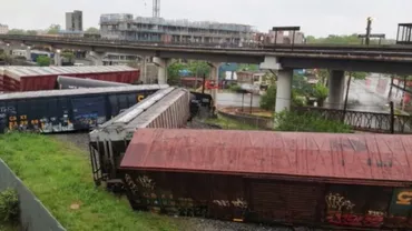 Un tren de marfă a deraiat în apropiere de Washington, deversând materiale periculoase (VIDEO)