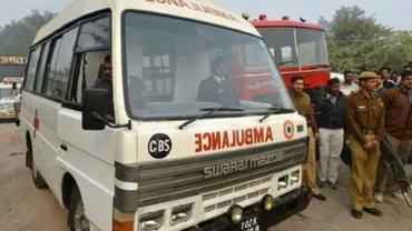 India: 13 persoane au murit și alte 53 au fost rănite după ce un autocar a căzut de pe un pod