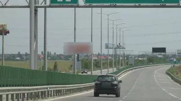 Trafic blocat pe Autostrada Soarelui din cauza unei mașini în flăcări. Circulația a fost oprită zeci de minute