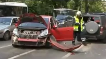 Suceava: Cinci persoane au fost rănite în urma unui carambol (VIDEO)