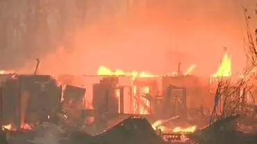 Incendiu devastator în Canada: Flăcările nu pot fi stinse fără ajutorul ploii (VIDEO)