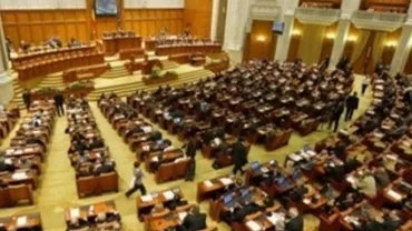Deputaţii Stelian, Păun, Ghiţă, Ponta şi Fenechiu au cele mai multe absențe din plen în luna martie