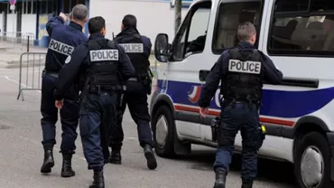 "Pui la rotisor, preț la alegere" O maşină a poliţiei franceze a fost incendiată în timpul unei manifestaţii neautorizate împotriva violenţei forţelor de ordine (VIDEO)