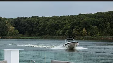 Noi reguli drastice pe Lacul Snagov. Ce nu vor mai avea voie să facă cei cu ambarcațiuni