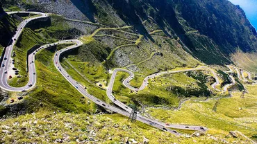 Transalpina, blocată de omăt. Imagini surprinse la fel ca în miez de iarnă (FOTO)
